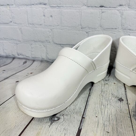 Dansko Loafer Women Size 10.5-11 US 41 EU White Slip On Minimalist Nurse Work - Picture 5 of 15